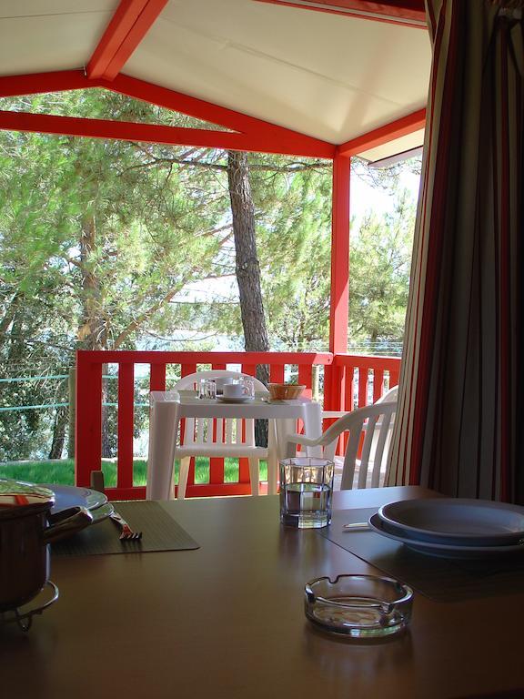 Hotel Parque De Campismo Orbitur São Pedro de Muel Habitación foto